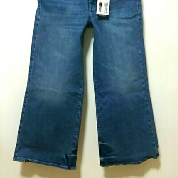 New Forever 21 High Rise Flare Ankle Jeans - Picture 7 of 11